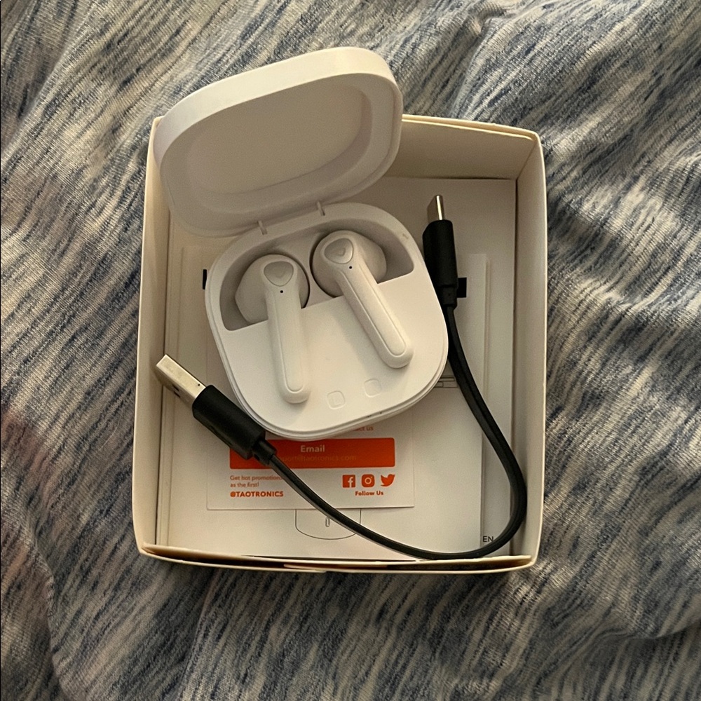 Taotronics SoundLiberty 95 Bluetooth Earbuds with Charging Case